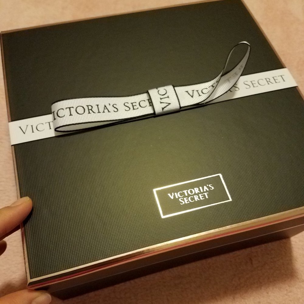 Lot of 2 VICTORIA'S SECRET Black Collapsible Gift Box